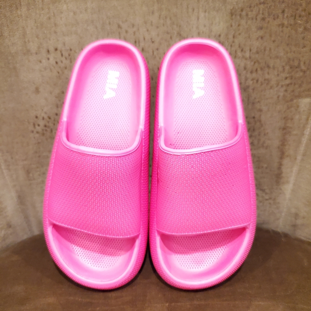 NWOT-Fun Pink Slides!!💓🌷💓 - Picture 5 of 9